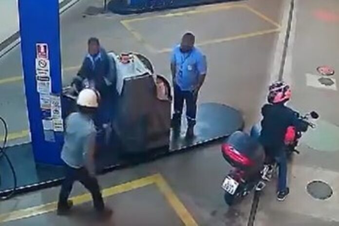 video:-ladroes-roubam-posto-e-levam-dinheiro-e-celulares-de-frentistas