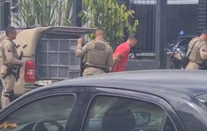 gerente-do-trafico-de-drogas-e-preso-pela-policia-militar-em-itamaraju