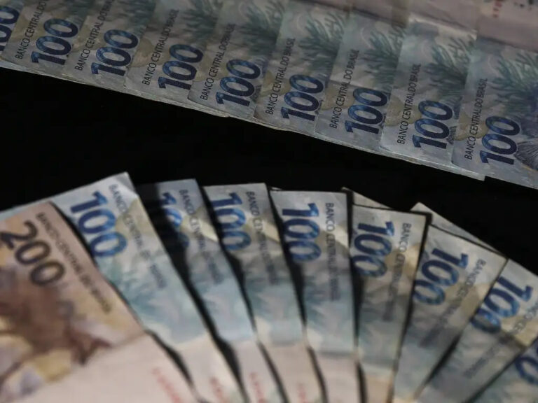 quanto-preciso-investir-para-ter-renda-de-r$-10-mil-por-mes-ao-completar-60-anos?