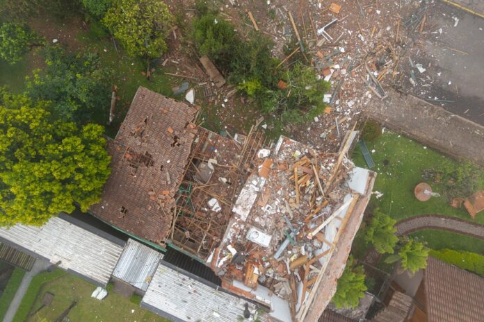 relatorio-mostra-que-aviao-bateu-em-chamine-antes-de-cair-em-gramado