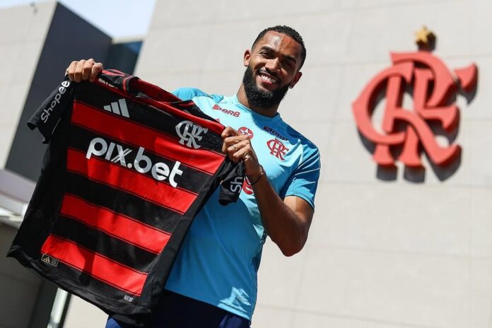 juninho-e-apresentado-no-flamengo-e-evita-comparacoes-com-gabigol-e-pedro;-conheca-o-jogador