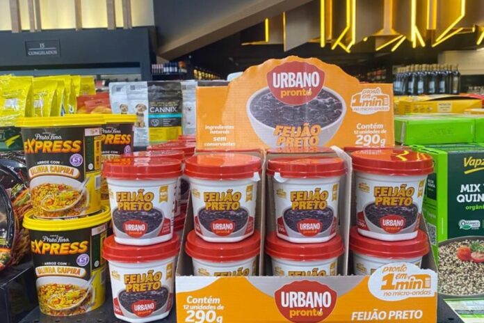 urbano-alimentos-lanca-feijao-preto-de-pote-que-fica-pronto-em-1-minuto-no-micro-ondas