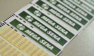 quanto-rendem-os-r$-30-milhoes-da-mega-sena-acumulada-na-poupanca,-cdb-e-tesouro-direto