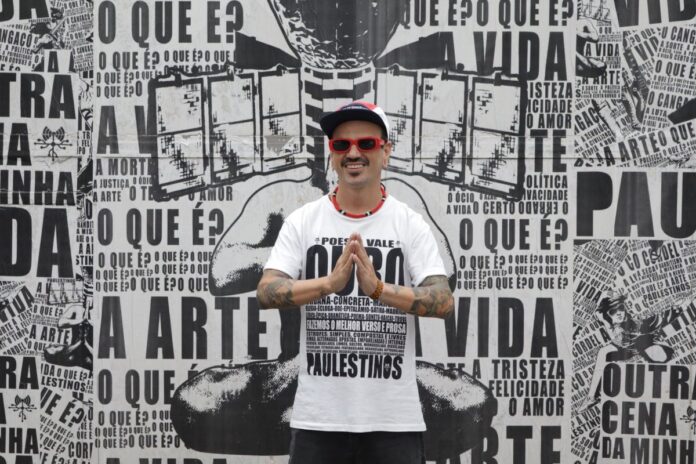 artista-baiano-espalha-amor-em-forma-de-lambe-lambe-pelas-ruas-de-sp