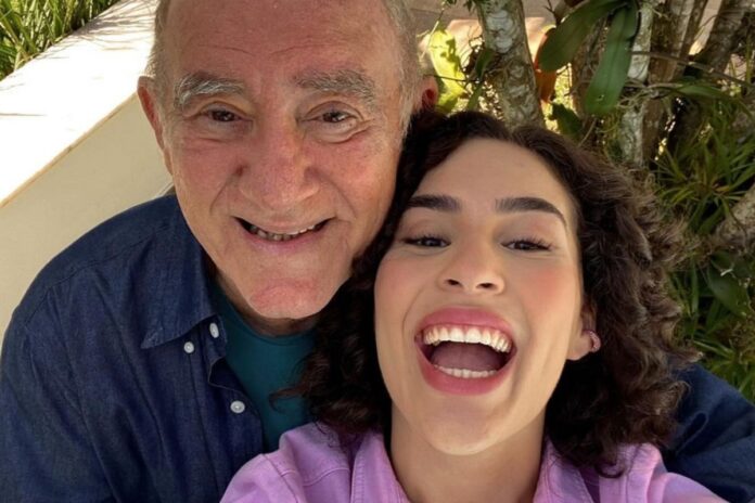 instagram-de-livian-aragao-e-hackeado-e-anuncia-morte-de-renato-aragao