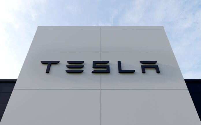 efeito-trump?-tesla-vai-subir-precos-em-toda-a-linha-no-canada