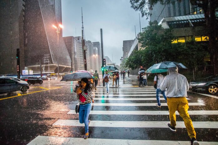 temporal-em-sao-paulo-foi-o-mais-intenso-desde-1988;-previsao-e-de-mais-chuva