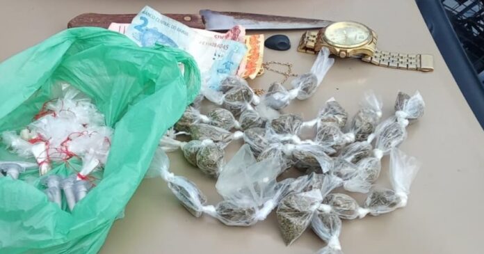policiais-militares-apreendem-drogas-em-acao-na-liberdade