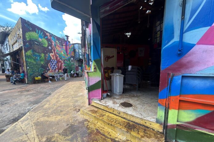 artista-plastico-ficou-preso-em-casa-durante-temporal-e-morreu-afogado