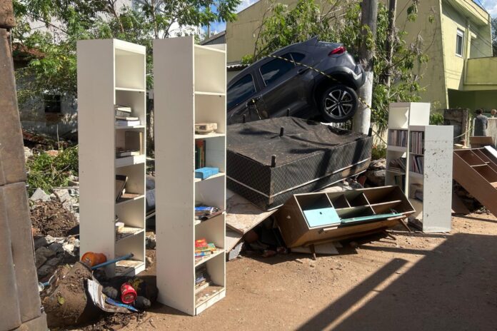 imagens-mostram-rastro-de-destruicao-na-vila-madalena-com-temporal