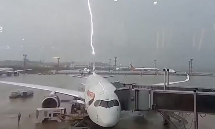 aviao-da-british-airways-e-atingido-por-raio-em-guarulhos-durante-tempestade