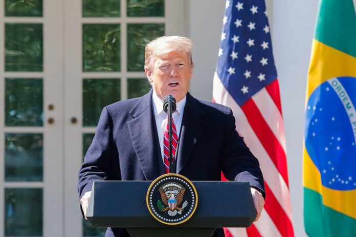 trump-sugere-que-palestinos-deixem-gaza-para-“limpar”-a-area
