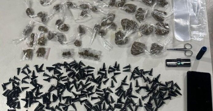 adolescente-e-apreendido-com-cocaina-e-maconha-em-sussuarana