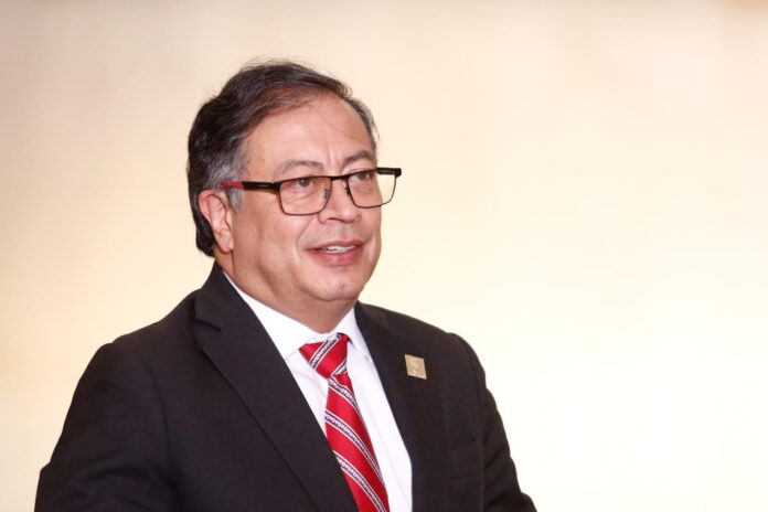 colombia-vai-enviar-aviao-presidencial-aos-eua-para-buscar-deportados