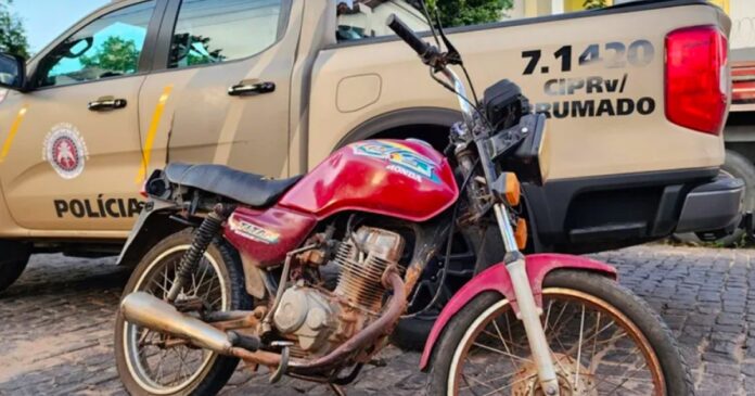 policia-rodoviaria-apreende-motocicleta-com-sinais-de-adulteracao-em-zona-rural-de-brumado