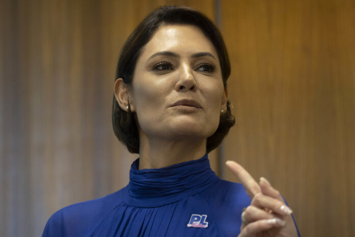 michelle-bolsonaro-ironiza-delacao-de-cid-e-mantem-“agenda-2026”