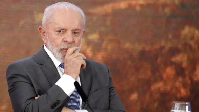 aprovacao-de-lula-cai-5-pp,-de-52%-para-47%,-aponta-pesquisa-genial/quaest