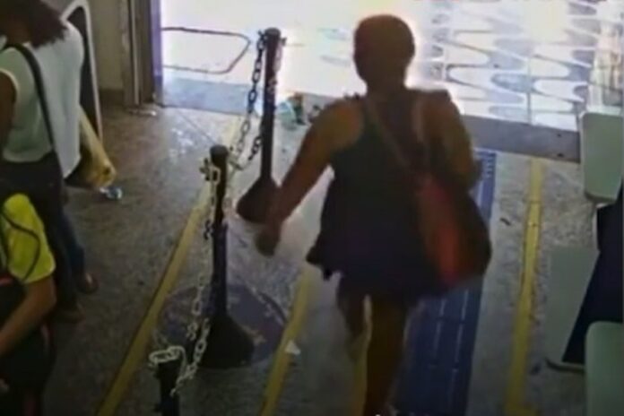 mulher-que-achou-r$-967-em-loterica-“pagou-contas,-mas-vai-devolver”