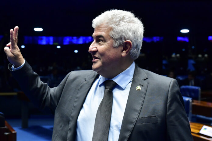 pl-tentara-ultima-cartada-para-convencer-astronauta-a-desistir