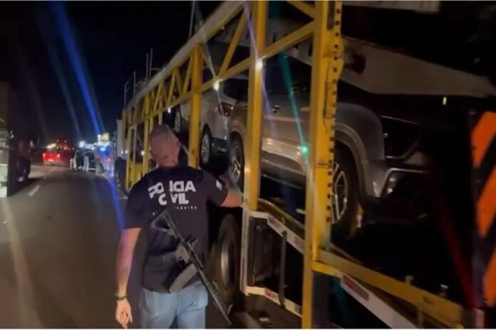 policia-civil-apreende-caminhao-cegonha-com-carros-de-faccao-do-rio