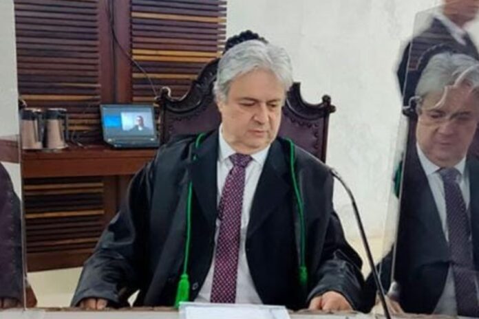 processo-parado-faz-conselheiro-de-tce-ganhar-r$-100-mil-por-mes