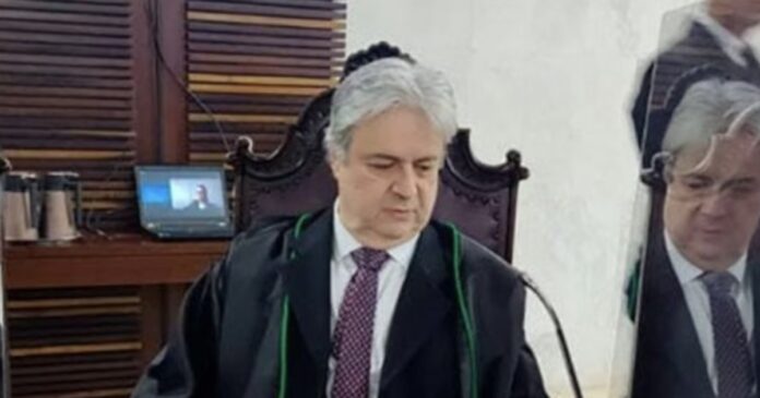 processo-faz-conselheiro-do-tce-ganhar-r$-100-mil-por-mes;-entenda-o-caso
