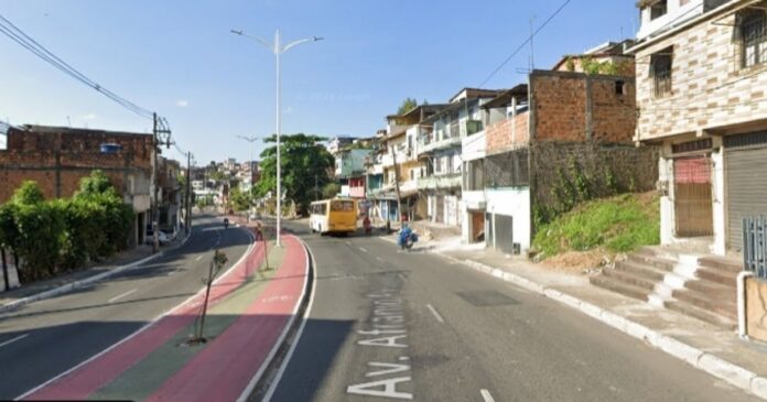 homem-e-morto-a-tiros-no-bairro-de-paripe,-no-suburbio-ferroviario-de-salvador