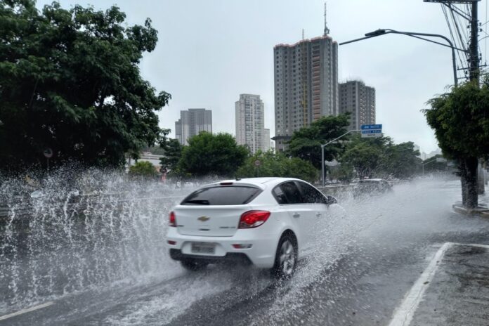 temporal-em-sp?-saiba-quais-ruas-voce-deve-evitar-em-dias-de-chuva
