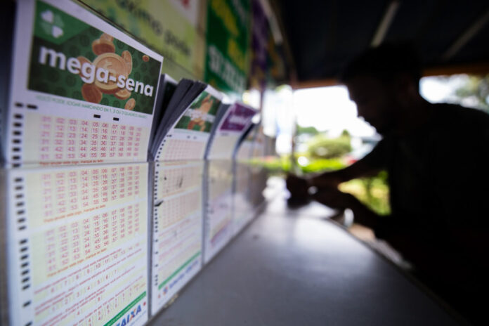 mega-sena-sorteia-r$-5,7-milhoes-nesta-quinta.-confira-as-dezenas