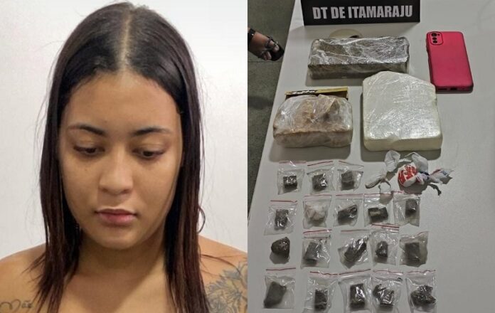 mulher-e-presa-em-flagrante-em-posse-de-drogas-dentro-de-onibus-na-br-101-em-itamaraju