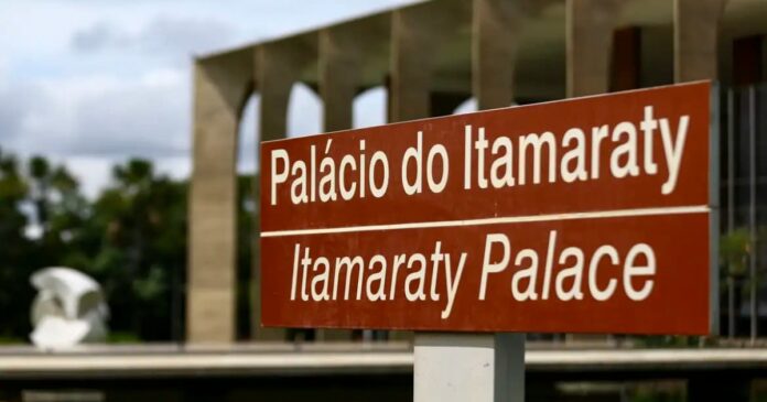 brasil-firma-acordo-com-eua-para-tratar-de-deportados-brasileiros;-entenda