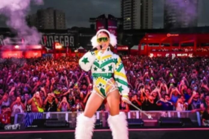assessoria-de-anitta-se-pronuncia-sobre-estupro-e-furtos-em-show-em-sp