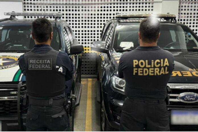 judas:-vigilantes-da-receita-desmontam-carro-apreendido-e-pegam-drogas