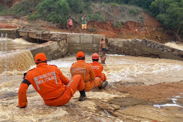 Órgãos estaduais estão em alerta devido às fortes chuvas que afetam a capital baiana e municípios do interior