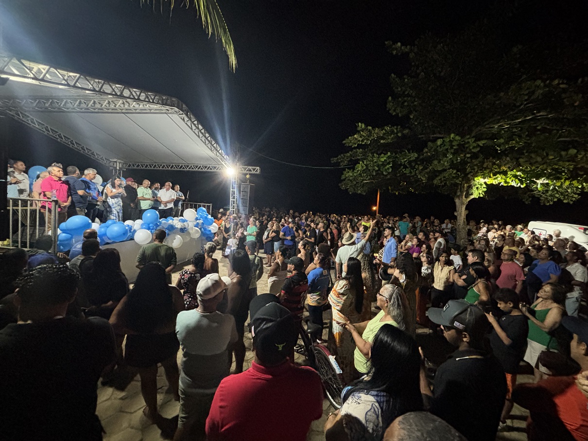 Cartão postal: Orla da Barra urbanizada é atração em Nova Viçosa (BA) 1 Grande publico compareceu ao evento de inauguracao da orla