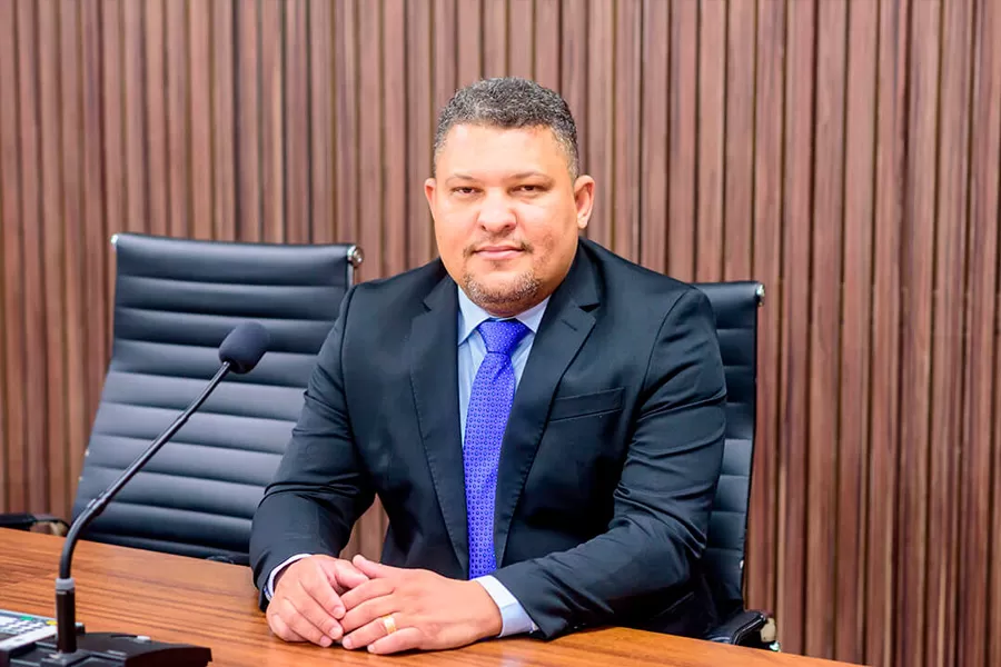 Câmara de Vereadores de Teixeira de Freitas realiza sessão extraordinária para discutir reformulação administrativa 3 IMG 6516