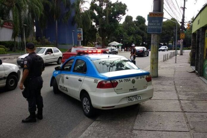 policial-militar,-sogra-e-enteada-de-3-anos-sao-mortos-a-tiros-no-rj
