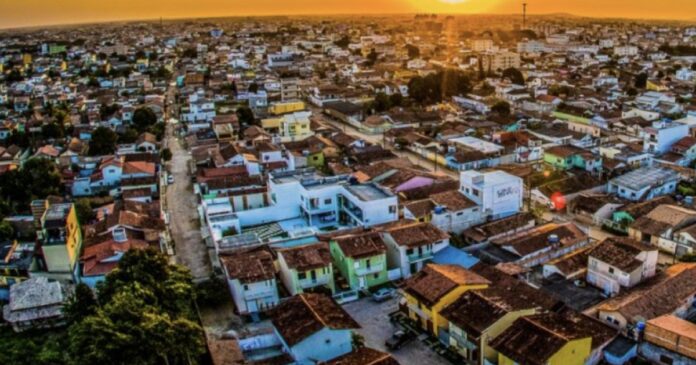 idoso-de-70-anos-e-morto-a-facadas-dentro-de-casa-em-teixeira-de-freitas