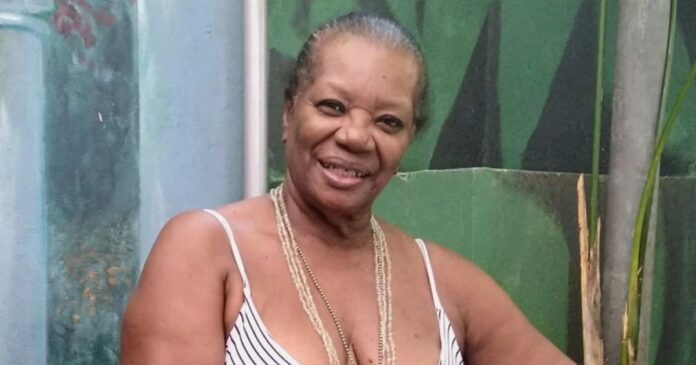 neusa-borges-tem-celular-furtado-durante-festa-de-iemanja-em-salvador