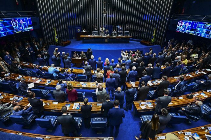 padilha-anuncia-revisao-do-orcamento-de-2025-antes-de-votacao-no-congresso