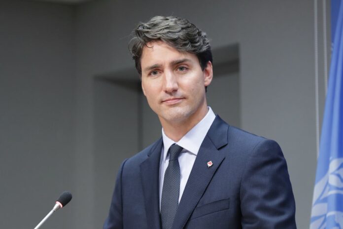 premie-do-canada-recua-e-anuncia-acordo-com-trump-para-pausar-tarifas