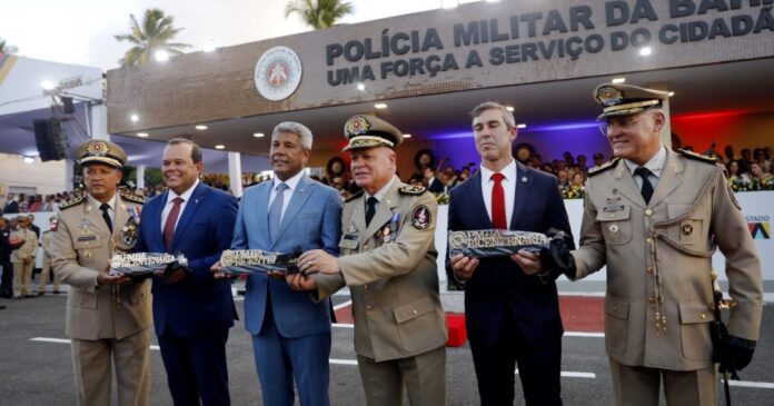pm-ba-completa-200-anos-de-existencia-e-celebra-marca-com-desfile-nesta-segunda