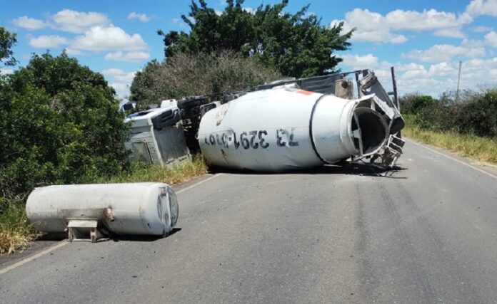 motorista-sofre-acidente-na-ba-290-e-e-socorrido-em-estado-grave-ao-hecb