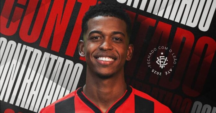 vitoria-anuncia-centroavante-carlinhos-por-emprestimo-do-flamengo