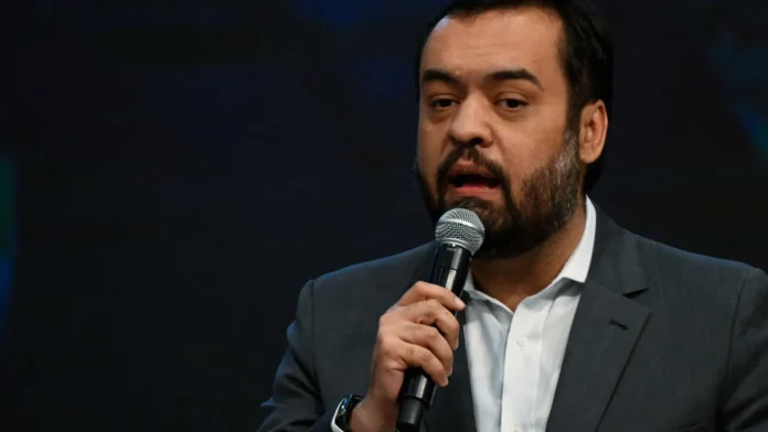 relator-vota-por-rejeitar-pedido-de-cassacao-de-claudio-castro-no-tre-rj