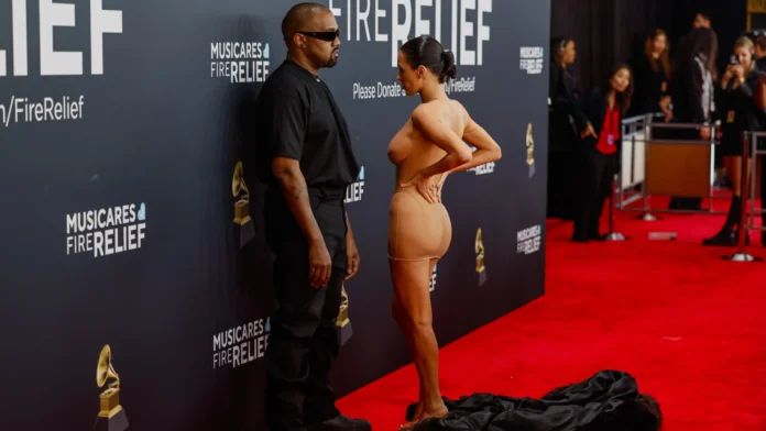 kanye-west-poe-a-venda-peca-de-roupa-transparente-usado-pela-esposa-no-grammy