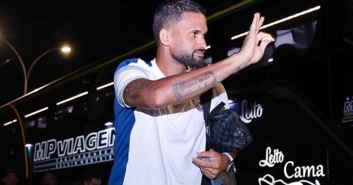 willian-jose-diz-que-gramado-do-adauto-atrapalhou-estilo-de-jogo-do-bahia:-“muito-ruim”