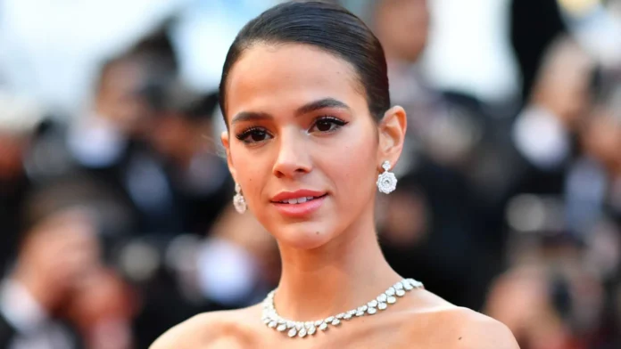 acusada-de-esnobar-virginia,-bruna-marquezine-curte-comentario-de-fa