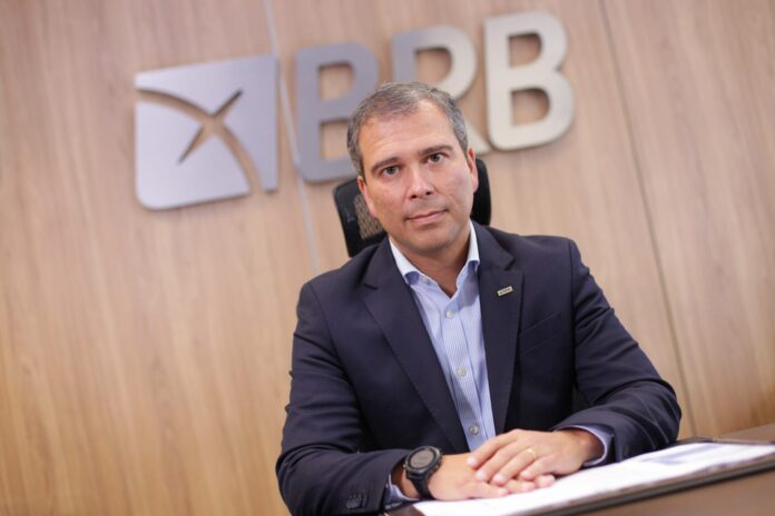 ibaneis-afirma-que-paulo-henrique-fica-na-presidencia-do-brb