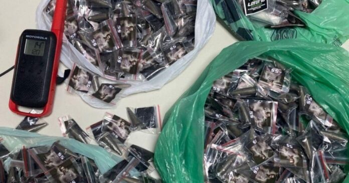 adolescente-e-detido-com-mais-de-500-pacotes-de-cocaina-em-pernambues